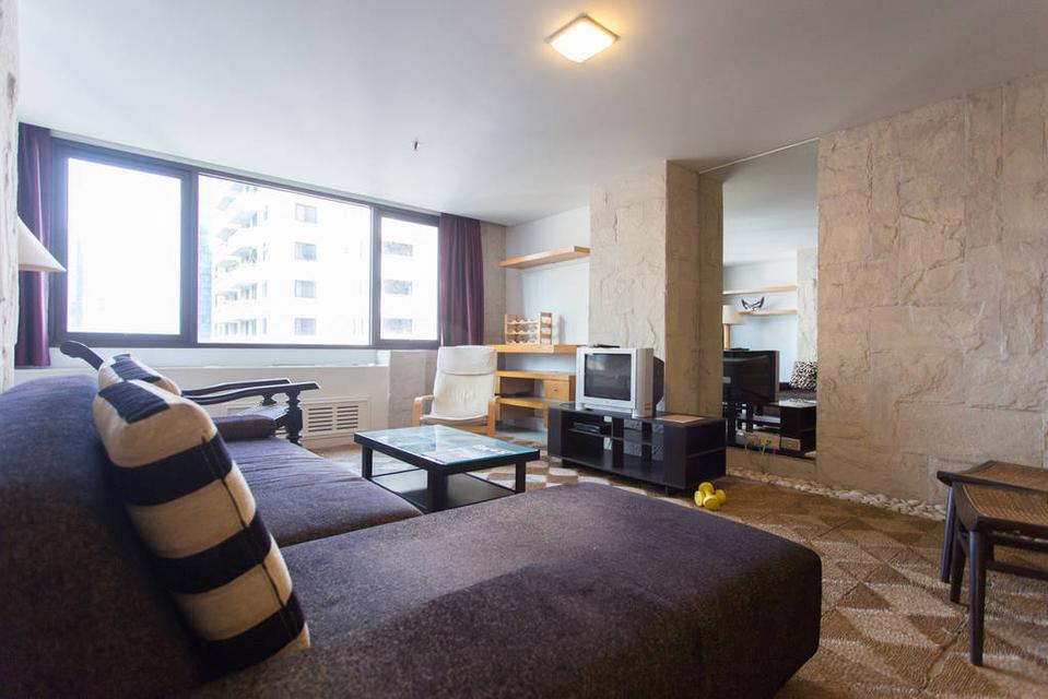 Condo for rent at Pathumwan BTS station is on Ratchadamri  2
