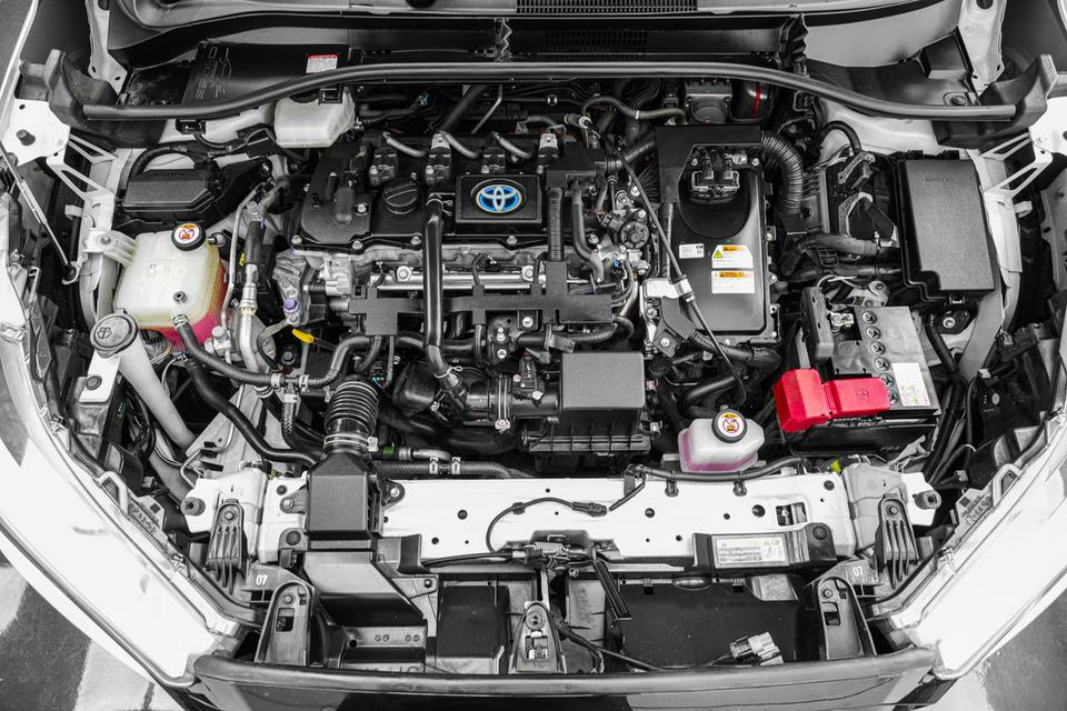2022 Toyota Corolla Cross 1.8 Hybrid Premium Safety GR Sport SUV สีขาว เลขไมล์ 47175 กม. 20