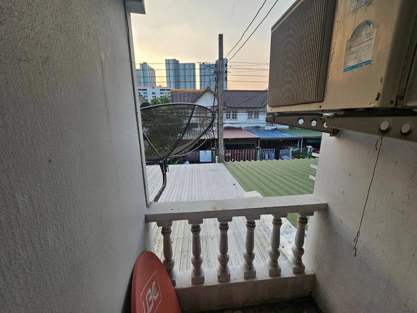 บ้านทาวเฮาส์ ใกล้รถไฟฟ้า 11