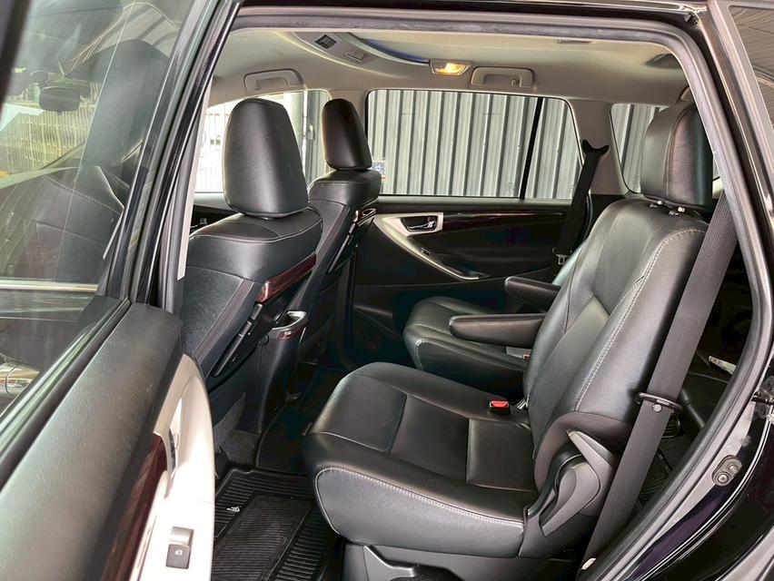 TOYOTA INNOVA CRYSTA 2.8 PREMIUM 2022 17