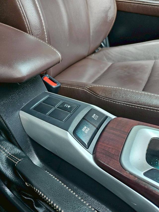TOYOTA FORTUNER 2.4 V ปี 18 AT 15