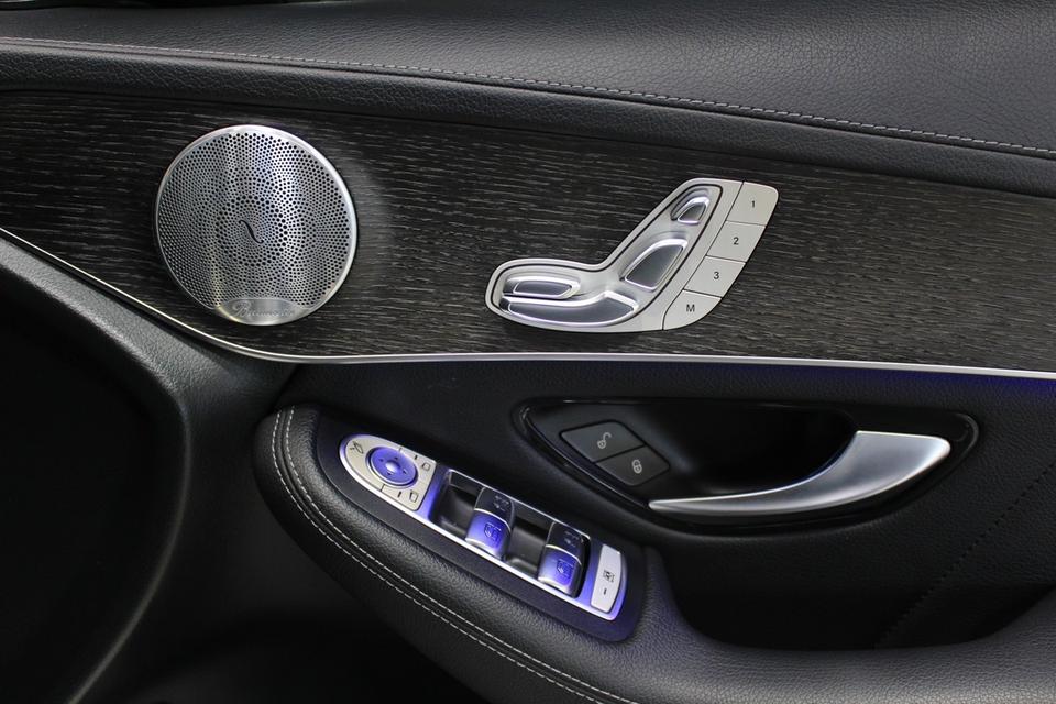 รหัสรถ JRS9032 Benz GLC300e AMG Dynamic  ปี 2020 18