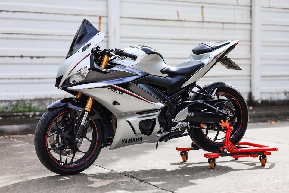 R3 Yamaha 4