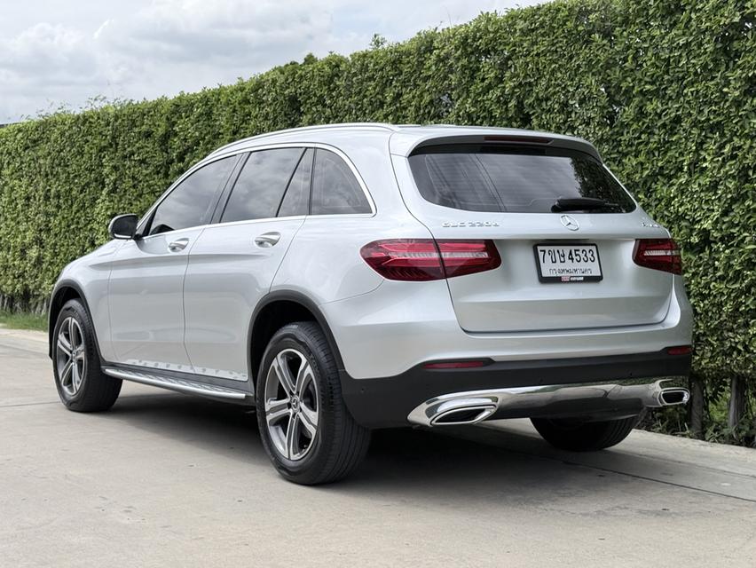 Benz GLC220d 4Matic ปี 2020 สภาพสวย สีเดิมทั้งคัน รูปที่ 4