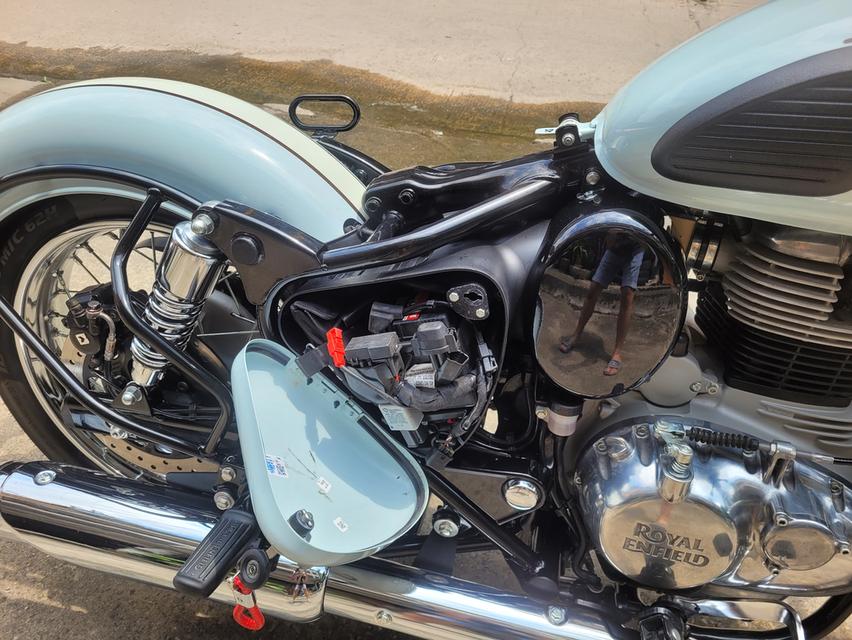 Royal Enfield CLASSIC 350 รถปี 2023 10