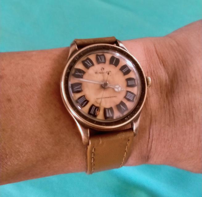 นาฬิกาสไตล์ vintage ระบบไขลาน 3