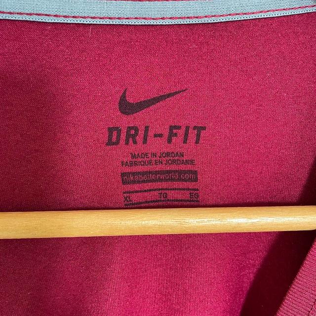 nikeเสื้อกีฬามือสอง สวยมาก รูปที่ 5