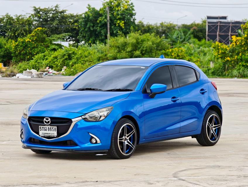 MAZDA 2 SKYACTIVE Hatch 4dr Sports Standard Auto 6sp FWD 1.3i (เบนซิน) ปี 16 สีน้ำเงิน  เกียรออโต้  8
