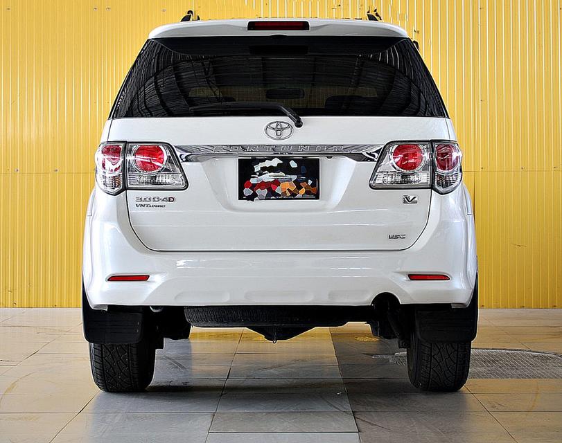2014 Toyota Fortuner 3.0 V VN Turbo 2WD สีขาว เกียร์อัตโนมัติ 5 Speed สวยมาก ราคาคุยได้ รูปที่ 7