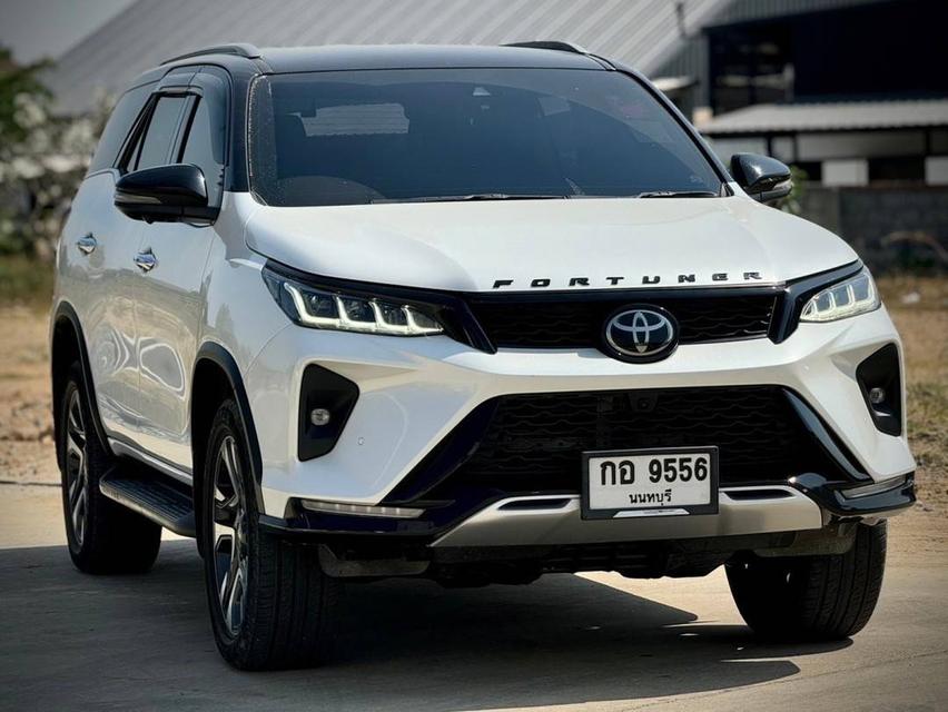 TOYOTA FORTUNER 2.4 Legender 2WD ปี 2023 รถใหม่ ไร้อุบัติ ประวัติครบ 3