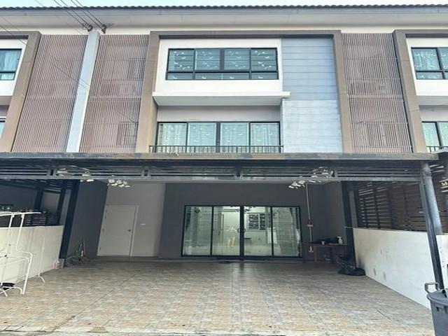 ให้เช่า ทาวน์โฮม 3 ชั้น ซอยลาดพร้าว 126 โครงการ เดอะ คอนเนค อัพ3 ใกล้ รถไฟฟ้าสายสีเหลือง ใกล้ The Mall บางกะปิ 1