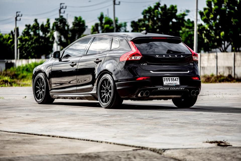 Volvo V40 T5 Cross Country 2.0 Turbo T5 ปี 2015 สีดำ ของแต่งหลักแสน 8