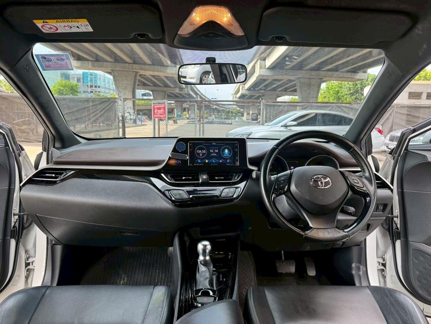 ขายรถ Toyota C-HR 1.8 Mid ปี 2019 สีขาว เกียร์ออโต้ 13