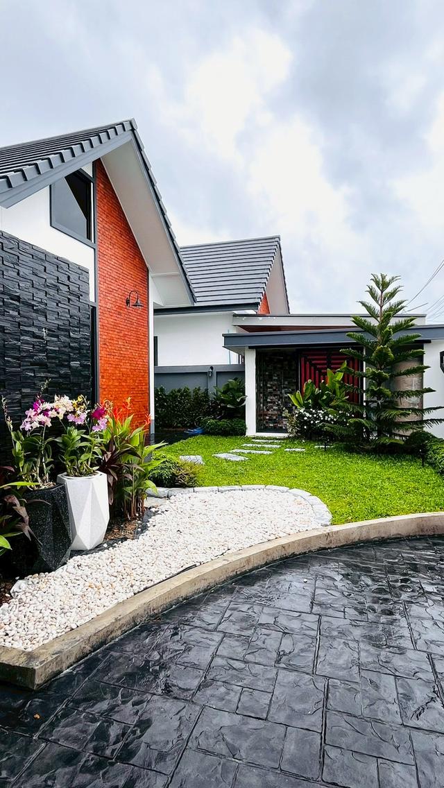 พูลวิลล่าหรู สไตล์ Modern Luxury – ทำเลศักยภาพ ย่านโป่ง พัทยา