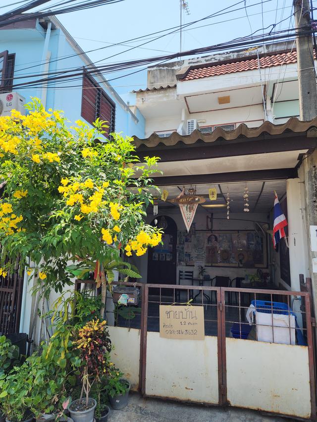 ขายบ้านทาวน์เฮาส์ 2ชั้น หมู่บ้านยูงทองธานี ซอยวัดกู้ 1