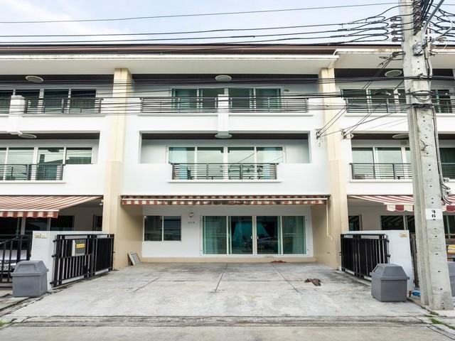 รหัสC7322 ให้เช่าทาวน์โฮม 3ชั้น โครงการบ้านกลางเมือง นาคนิวาส 34 ลาดพร้าว 71 บ้านตกแต่งพร้อมอยู่ 8