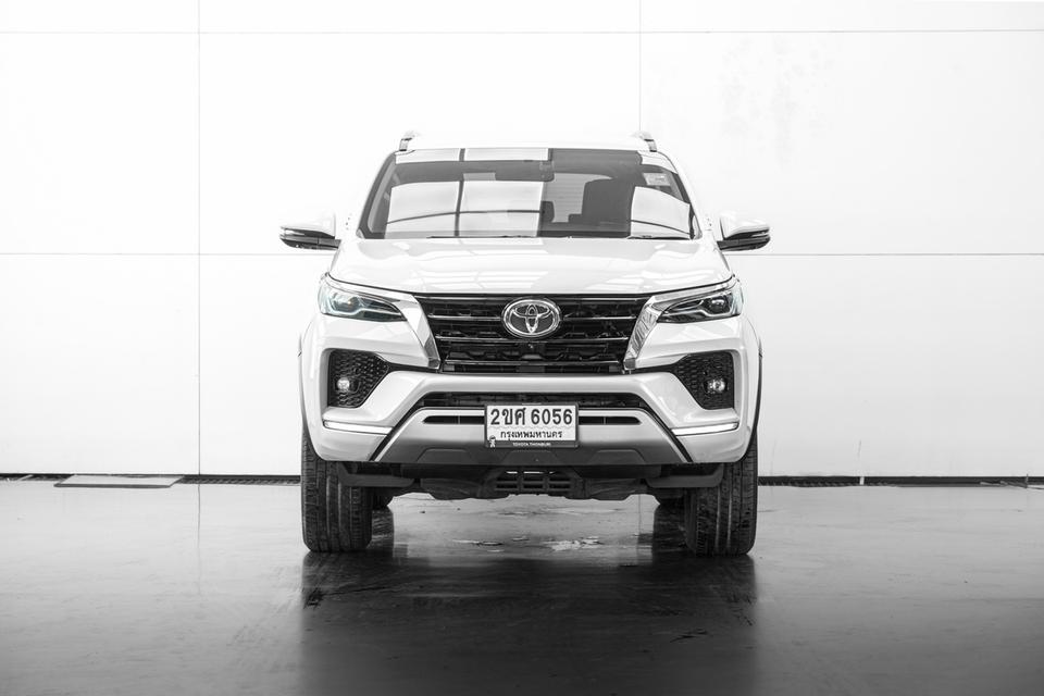 2022 TOYOTA FORTUNER 2.4 V 2WD (MNC) สีขาว เลขไมล์ 75642 กม.