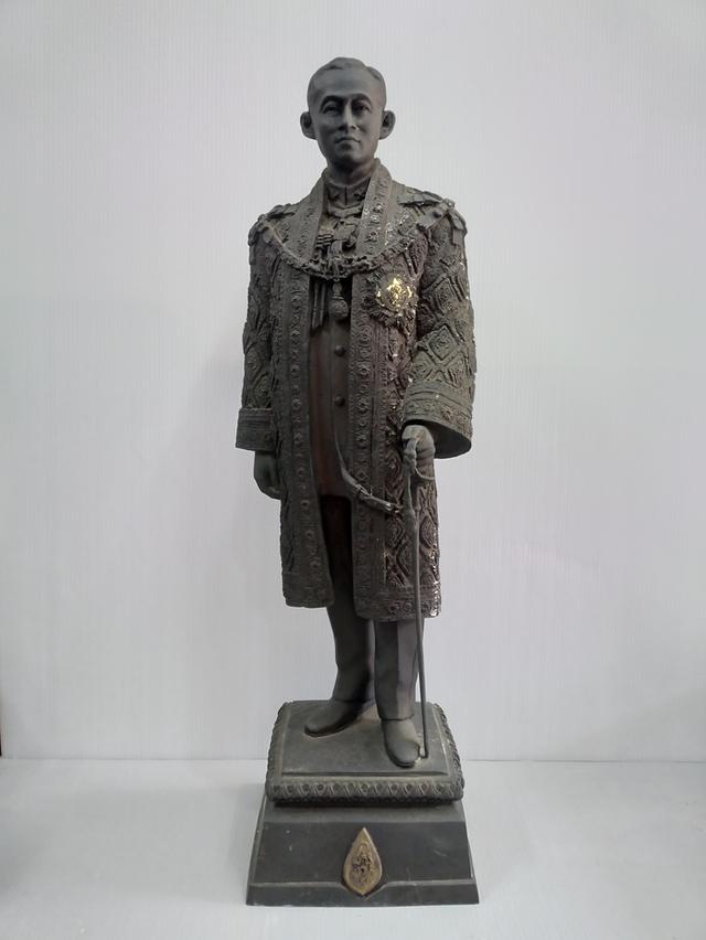 ในหลวงรัชกาลที่๙ฉลองกาญจนาภิเษกปี39สูง21นิ้ว