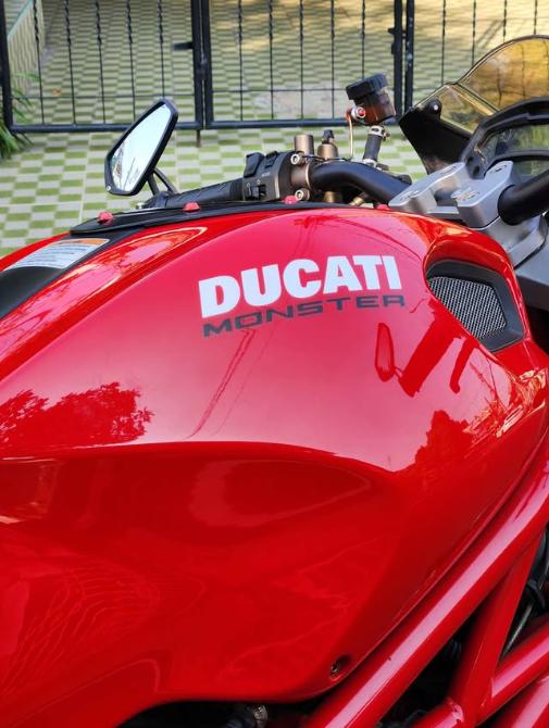 Ducati Monster 796 สีแดง 5