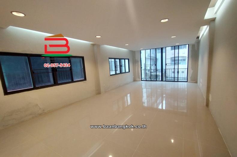 ขาย/เช่า ตึกออฟฟิศ 2คูหา 5.5 ชั้น (หลังริม) เนื้อที่ 41.5 ตร.ว. ซอยรามอินทรา 15 แขวงอนุเสาวรีย์ เขตบางเขน 8