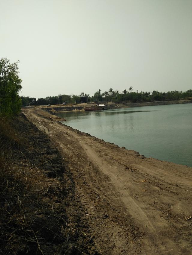 ที่ดินว่างเปล่า ติดน้ำ เป็นที่จัดสรร เหมาะไว้ปลูกบ้านอาศัย 1