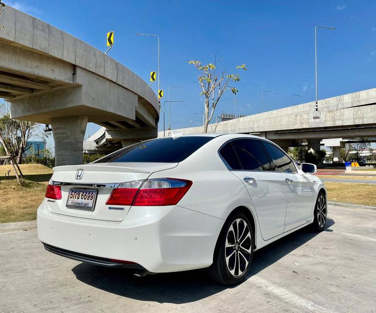 #Honda #Accord 2.0 EL HYBRID SUNROOF ปี 2015 สีขาวมุข 2