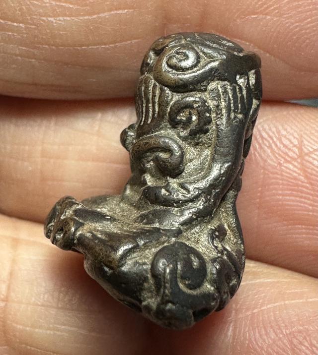 พระปิดตาเนื้อสัมฤทธิ์ ยันต์ยุ่ง พระผ่านการใช้ ไม่ทราบที่ รูปย่อยที่ 4