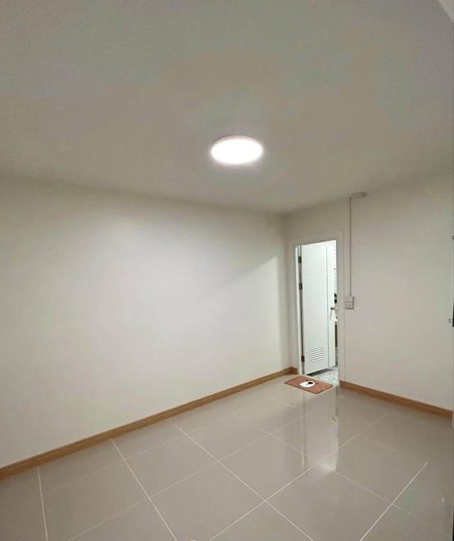 🏡✨ ขายทาวน์เฮาส์ชั้นเดียว รีโนเวตใหม่ ทำเลย่านเศรษฐกิจ ฟรีโอน 10