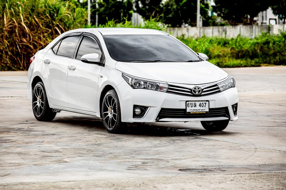 Toyota Altis 1.6G ปี 2014 สีขาว 3