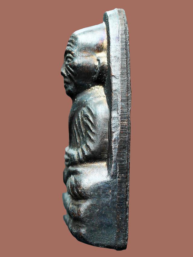 หลวงปู่ทวดเตารีด หลังหนังสือเล็ก.....เก่าๆ 3