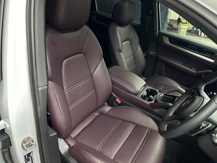 Porsche Cayenne Coupe E-Hybrid 2024 สีขาว รถประกอบ Germany AAS Warranty Start 32024 รูปที่ 7