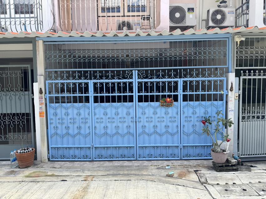 ปล่อยเช่า หรือ ขาย บ้านตึกแถว ทาวน์เฮ้าส์ ซอยวุฒากาศ 34 ใกล้สถานีรถไฟฟ้าวุฒากาศ 1