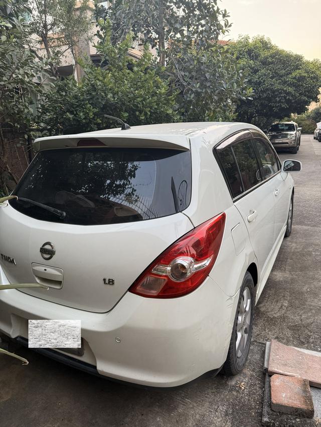 Nissan Tiida 1.8 (5 ประตู) 2010 ติดแก๊ส LPG แล้ว ประหยัดค่าน้ำมันมาก (ลงเล่มแล้ว)ราคา: 79,000 บาท รูปที่ 4