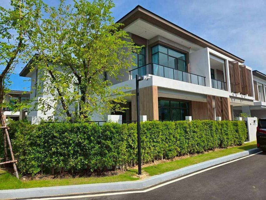 ให้เช่า บ้านเดี่ยว 𝐁𝐚𝐧𝐠𝐤𝐨𝐤 𝐁𝐨𝐮𝐥𝐞𝐯𝐚𝐫𝐝 บางนา กม.5 แปลงมุม ซอยสงบ เป็นส่วนตัว บ้านใหม่ เฟอร์นิเจอร์ครบ 1