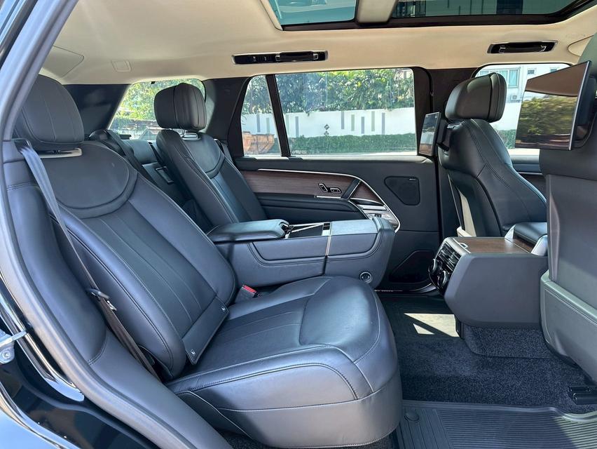 Land Rover LWB autobiography สีเดิมทั้งคัน 17