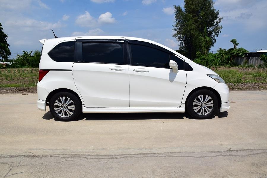 ปี2014 สวยพร้อมใช้ในฉบับครอบครัว HONDA FREED1.5E ออโต้ แอร์หลังคาแล้วไมเนอร์เช้น เบาะหนังแท้ กุญแจรีโมทล้อแม็กชุดแต่งรอบคันCD ABS AIRBAG โทร0957401229 รูปที่ 11
