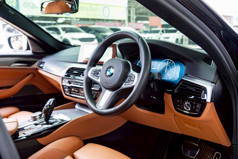 รหัสรถ NP5894 BMW 530e M SPORT 2020 13