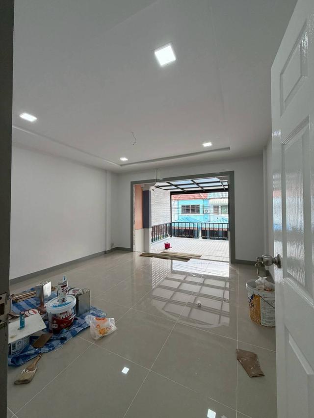 หมู่บ้านเปี่ยมสุข... 9