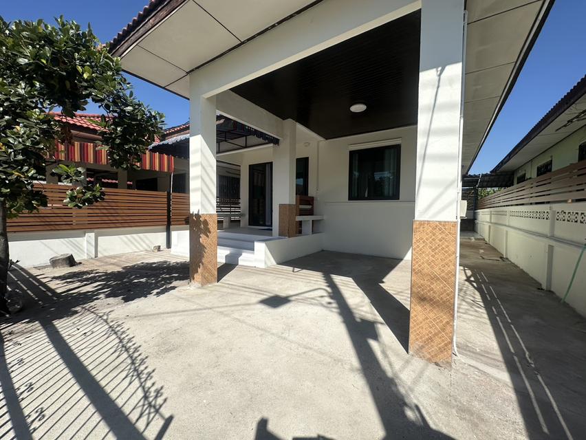 ให้เช่าบ้านเดี่ยว 1 ชั้น  บงกช 5 คลอง 2 ปทุมธานี 54 ตรว.3นอน 2น้ำ 1ครัว จอดรถ 2 คัน Renovate ใหม่  มีเฟอร์และเครื่องใช้ไฟฟ้าครบ แอร์ 3 ตัว 16