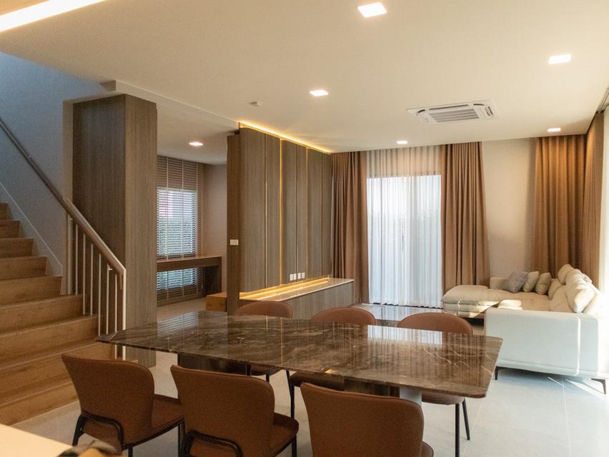 ให้เช่าบ้านใหม่หรู บ้านเดี่ยว 2 ชั้น  สไตล์ Modern Luxury  Mantana Bangna Km.15 8