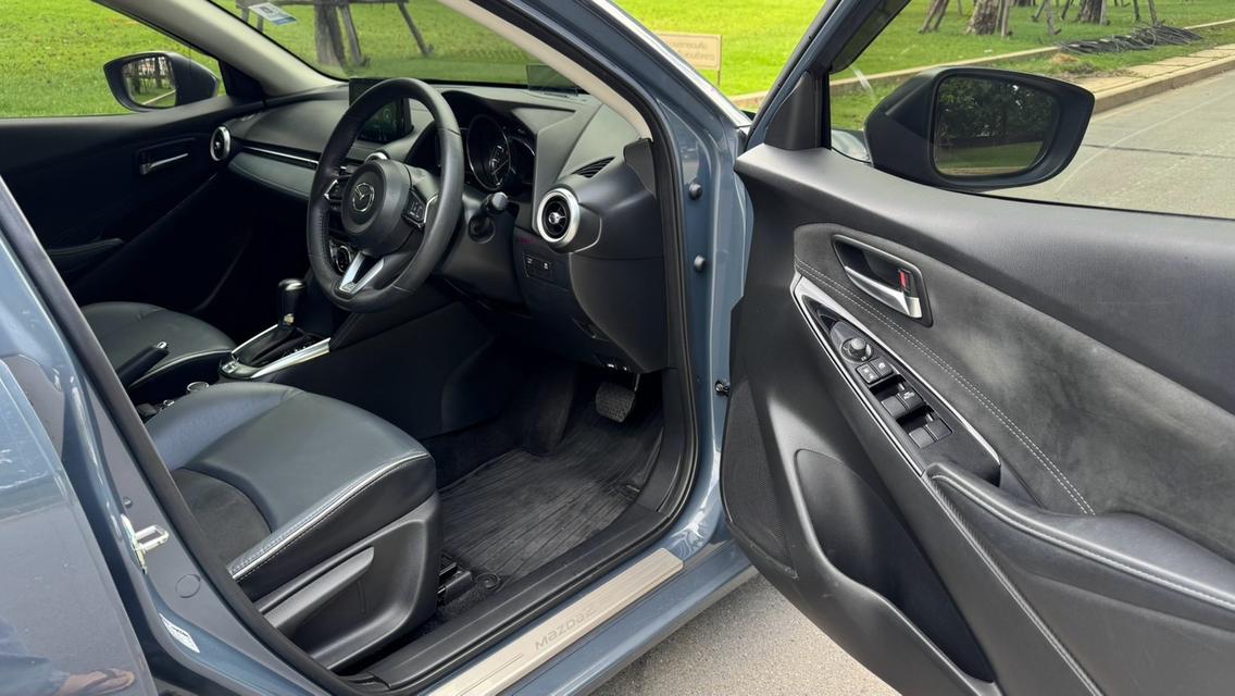 (แจ้งรหัสรถ TPV9510) 🎊  Mazda 2 1.3 S sports Leather  ปี 2020  🎊 รูปที่ 8