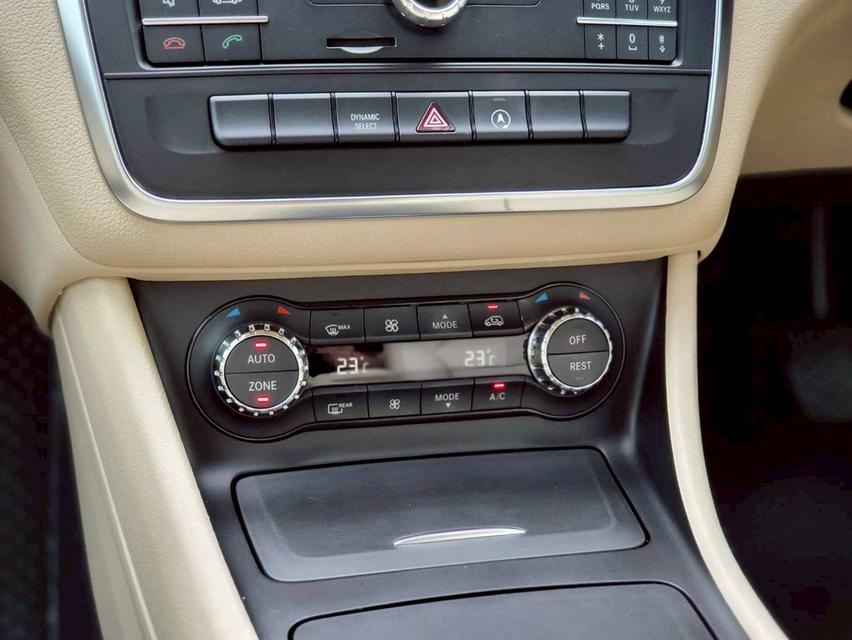 2017 BENZ GLA200 Urban (W156) มือเดียว ใช้น้อยมาก ดูแลถึง ประวัติเซอร์วิสครบ ราคาถูกสุดในตลาด  18
