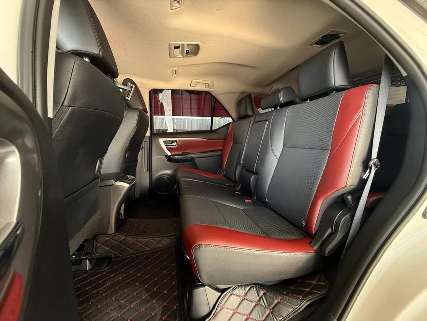 Toyota Fortuner 2.4Commander ปี22 รูปที่ 15