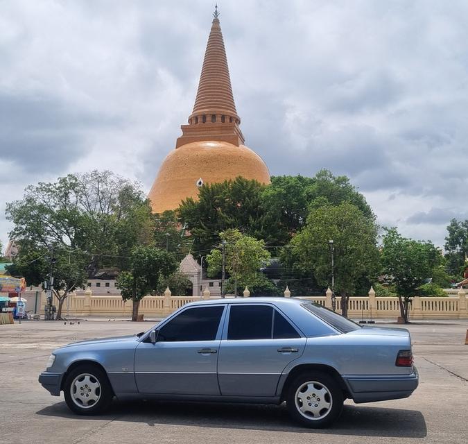 Mercedes-Benz E220 CodeC ปี1994