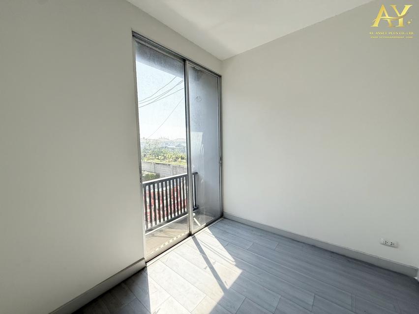 ขายด่วน‼️ ทาวน์โฮม 3 ชั้น หลังงามๆ ราคาดีที่สุดในโครงการ✨18.5 ตร.ว. ม.สัมมากร อเวนิว รามอินทรา-วงแหวน ใกล้รถไฟฟ้าสายสีชมพู เพียง 2.8 ล้าน ‼️ ✅ 7