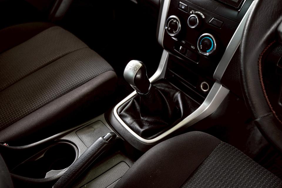 Isuzu D-Max Hi-Lander Cab 3.0 VGS Z ท๊อปปี 2012 เกียร์ธรรมดา สีเทา 19