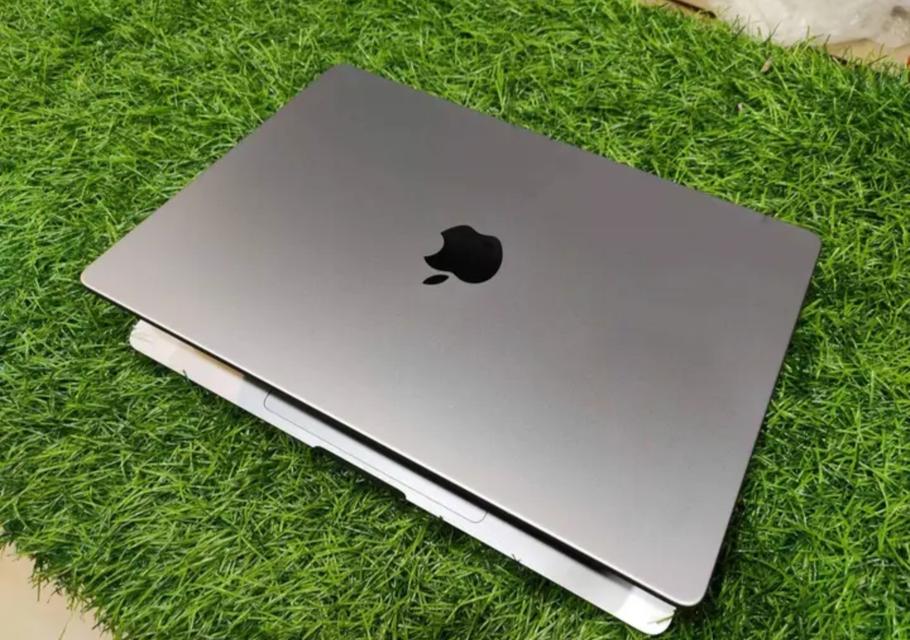 เปิดการขาย Apple MacBook Pro 1