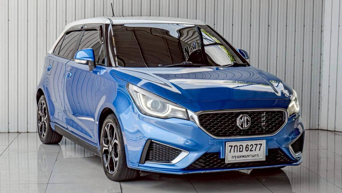 #MG 3, 1.5 V SUNROOF ปี 2018 สีน้ำเงิน ขาว โฉม ปี14-24 👉🏻วิ่ง 70,000 km.รถใช้น้อยรถ มือเดียวป้ายแดงราคาขาย  218,000 บาท🔰เอกสารดีฟรีดาวน์