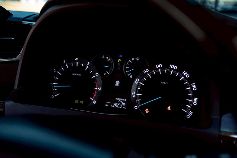 Toyota Vellfire 2.4ZG Edition ปี14 8