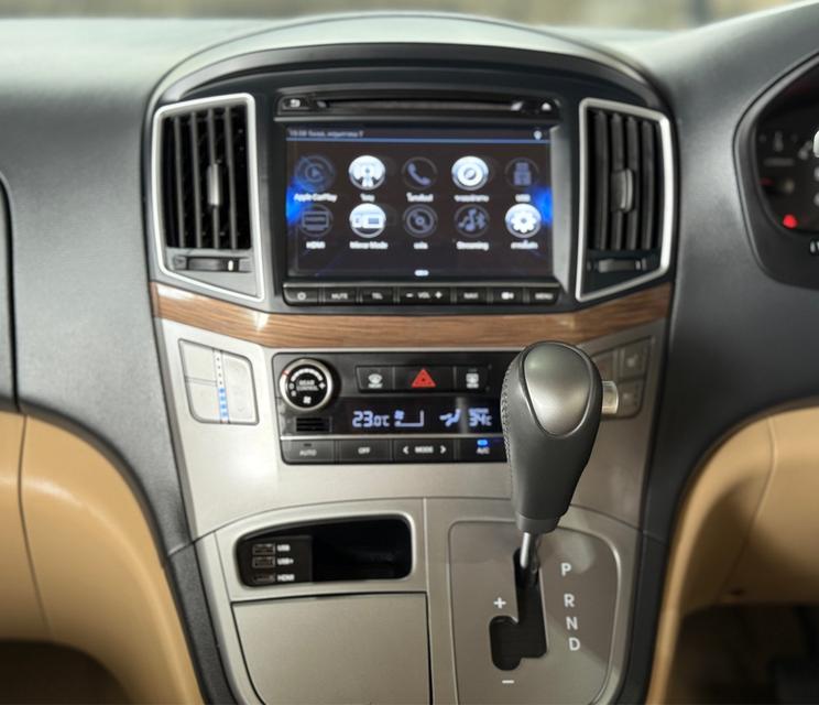 ขาย Hyundai H1 2.5Deluxe ปี20 9